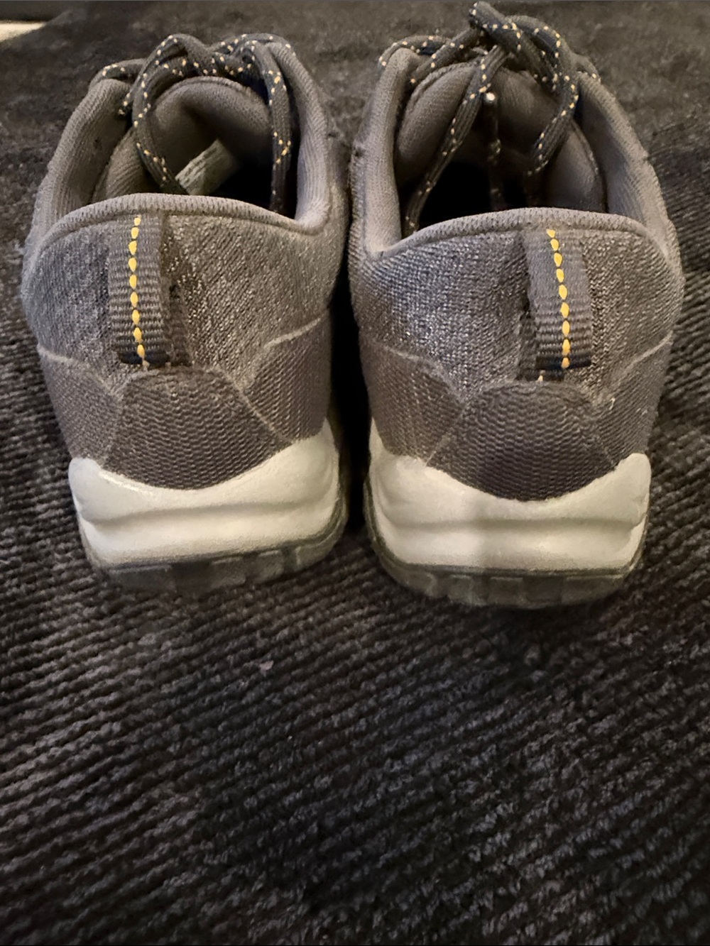 Columbia Men's Gray Athletic Hiking Shoes with Yellow Accents, size 10.5 - Picture 3 of 6